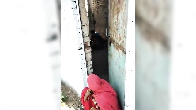 Watching her daughter getting fucked homemade - 3 image