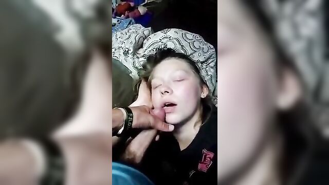 Pranking my sleeping sister turned into hot cumshot - 4 image