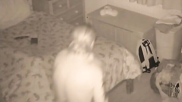 Real mother sneaks into the son’s bed during the night - 1 image