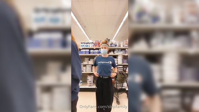 Daughter and Mom Flashing tits Onlyfans video Leaked - 3 image