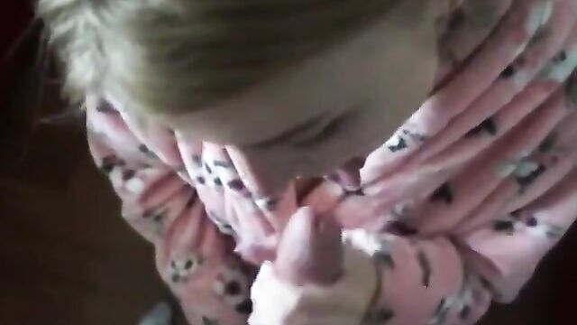 Daughter milking Daddy's cock in the morning - 1 image