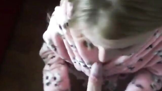 Daughter milking Daddy's cock in the morning - 2 image