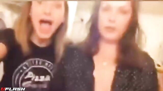 Pretty Mom flashes on daughters live stream - 4 image