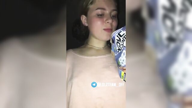Daughter likes to suck daddy's dick before bed - 4 image