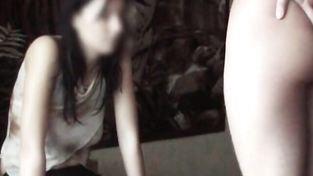 Sister sees her brother's dick for the first time - 1 image