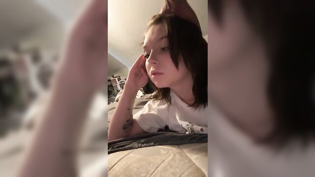 Sister gives a perfect blowjob to her brother Snapchat leaked video - 2 image