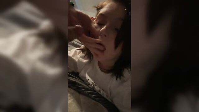 Sister gives a perfect blowjob to her brother Snapchat leaked video - 5 image